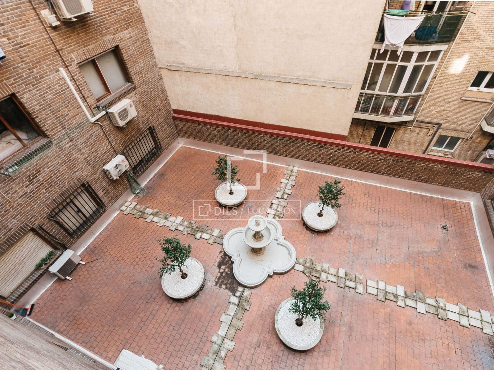 1 sypialnia Apartament do wynajęcia w Miasto Madryt z basenem - 1 350 € (Ref: 9685553)