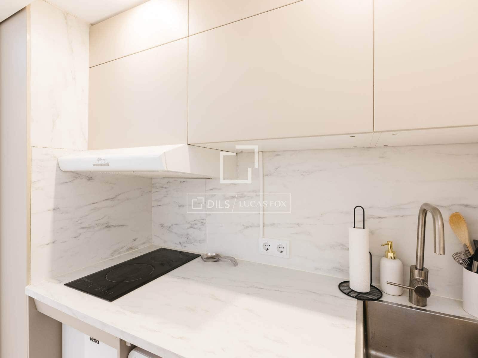 1 sypialnia Apartament do wynajęcia w Miasto Madryt z basenem - 1 350 € (Ref: 9685553)