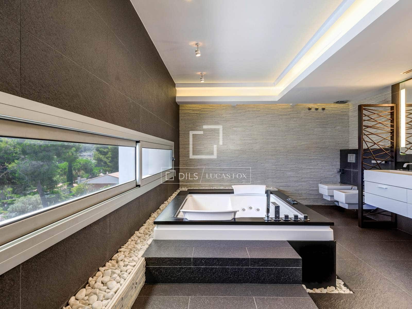 6 soveværelse Villa til salg i Blanes med swimmingpool garage - € 4.500.000 (Ref: 9685676)