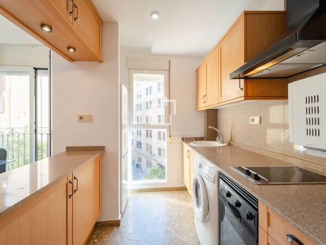 Apartamento de 2 habitaciones en València ciudad en alquiler con garaje - 1.450 € (Ref: 9685679)