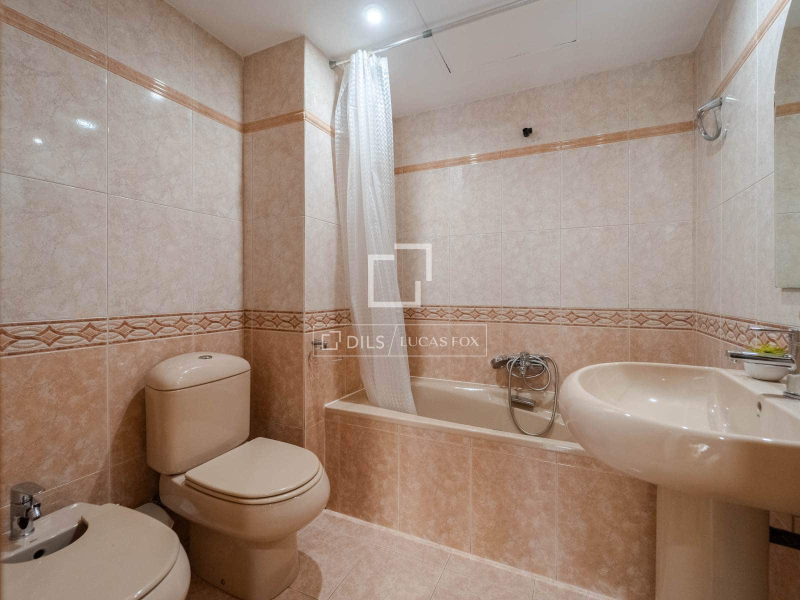 2 sovrum Lägenhet att hyra i Valencia stad med garage - 1 450 € (Ref: 9685679)