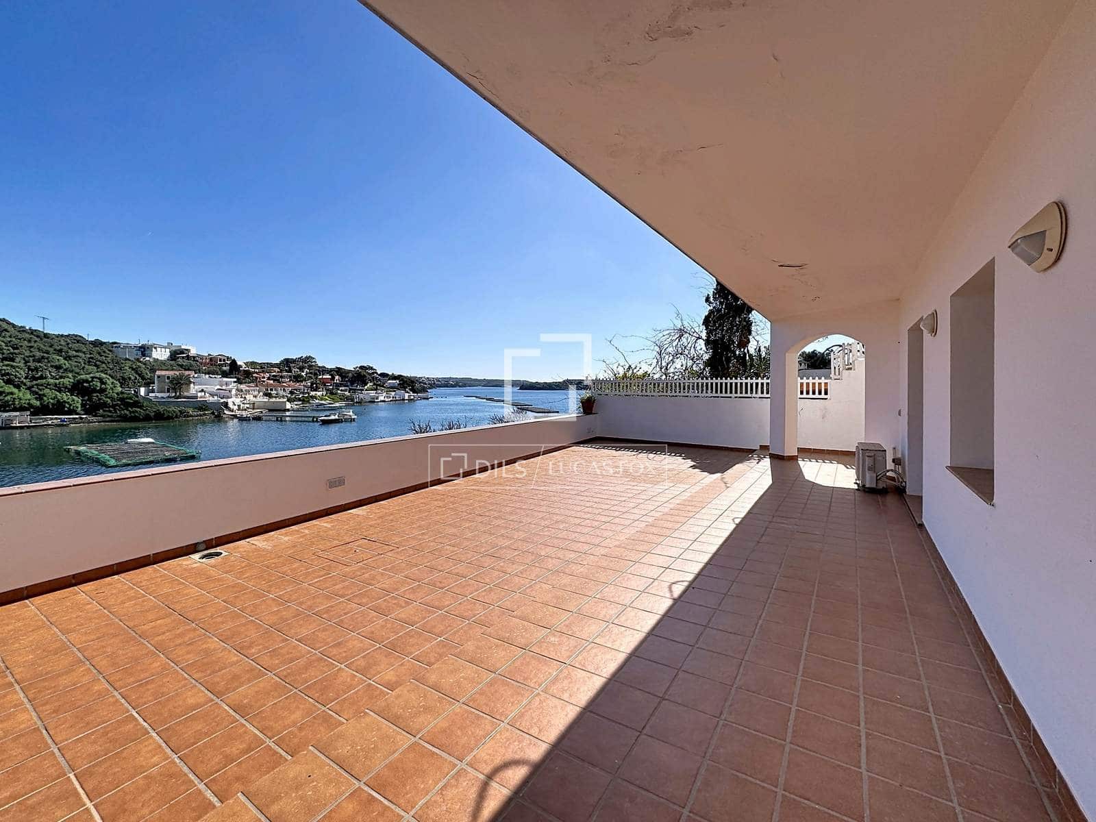 Chalet de 3 habitaciones en Mahón / Maó en venta - 2.895.000 € (Ref: 9687598)