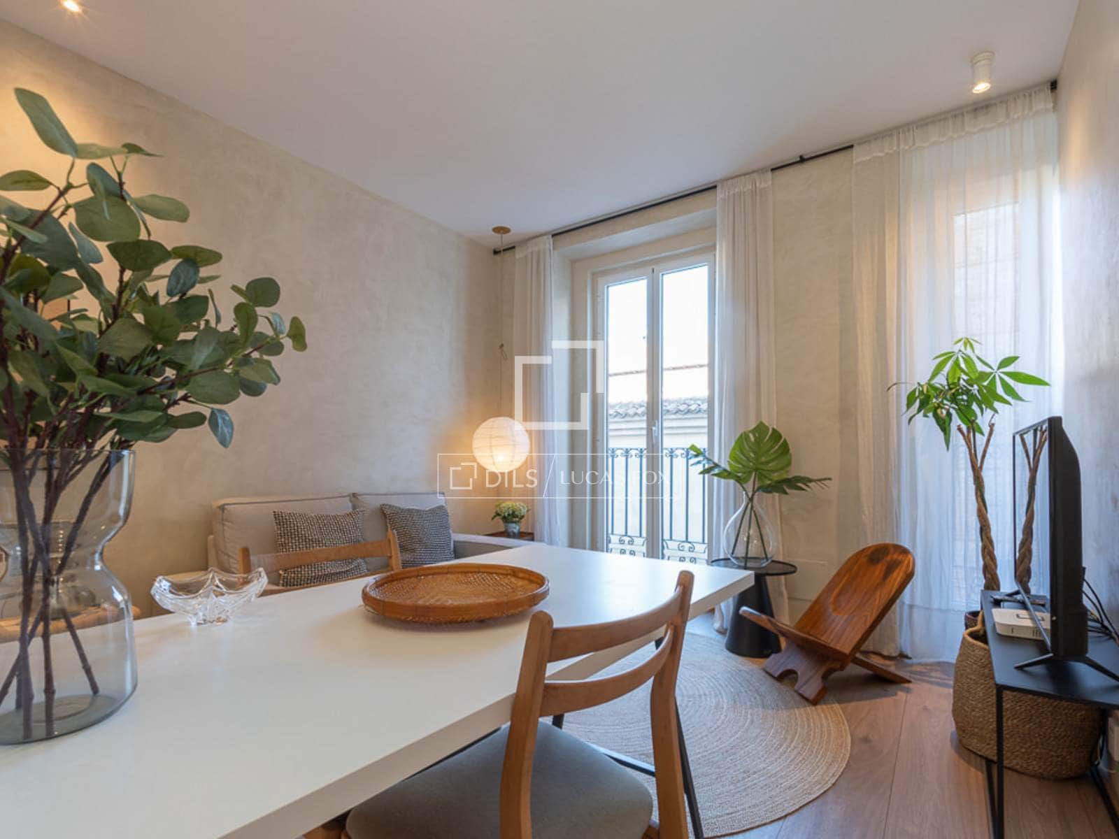 2 soveværelse Lejlighed til leje i Madrid by - € 2.500 (Ref: 9687601)