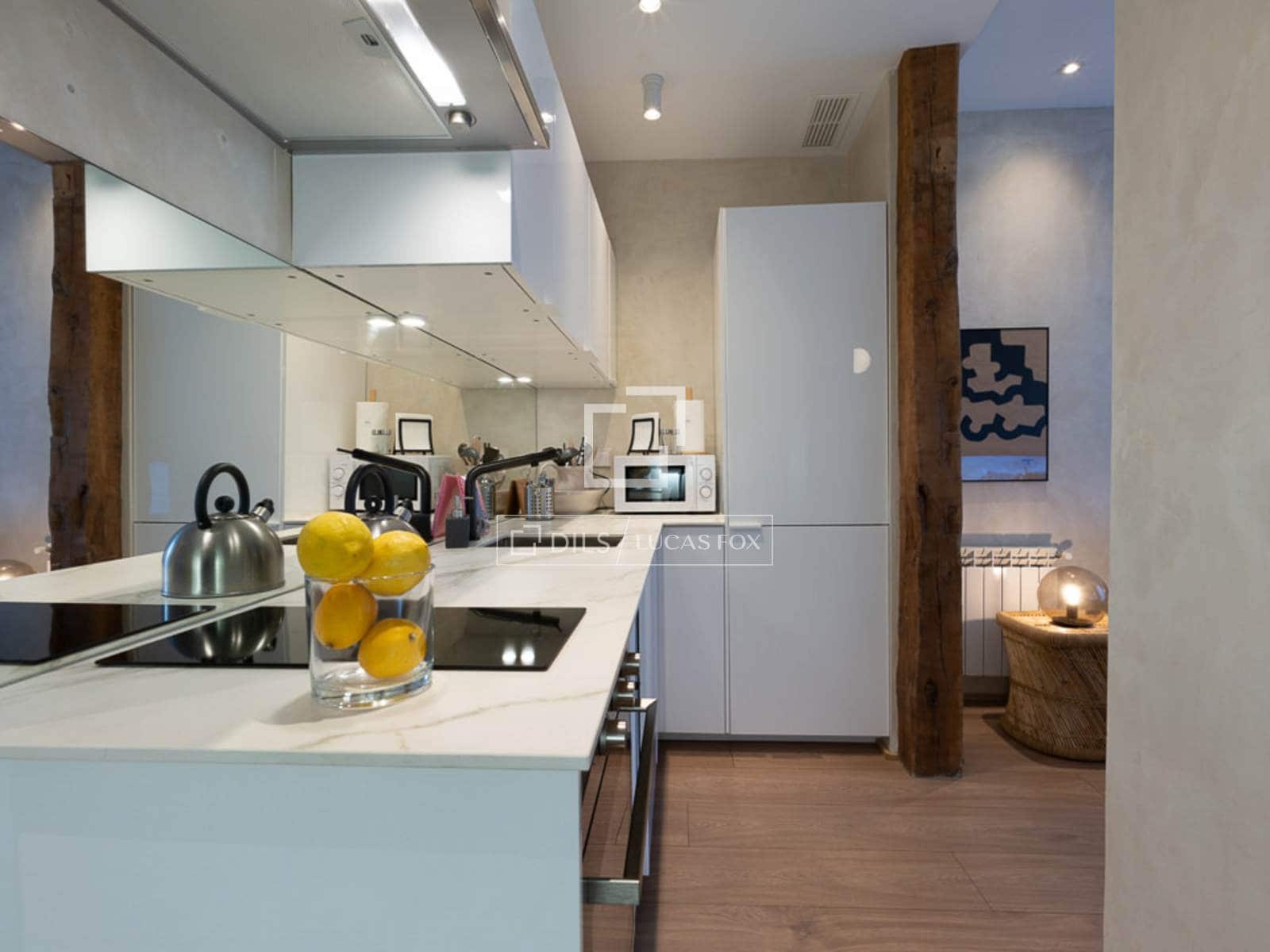 2 soveværelse Lejlighed til leje i Madrid by - € 2.500 (Ref: 9687601)