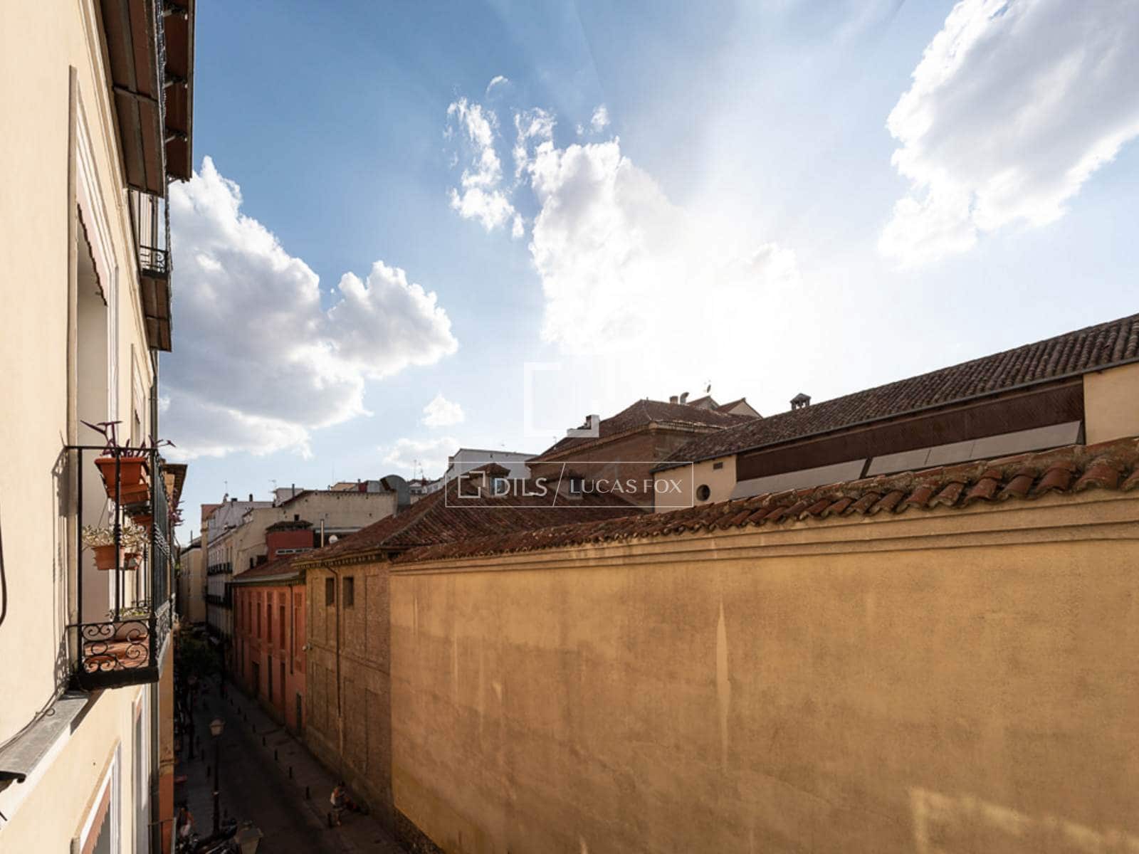 2 soveværelse Lejlighed til leje i Madrid by - € 2.500 (Ref: 9687601)