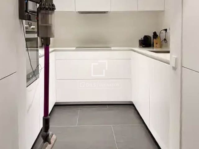 3 slaapkamer Appartement te huur in Barcelona stad - € 3.900 (Ref: 9688459)