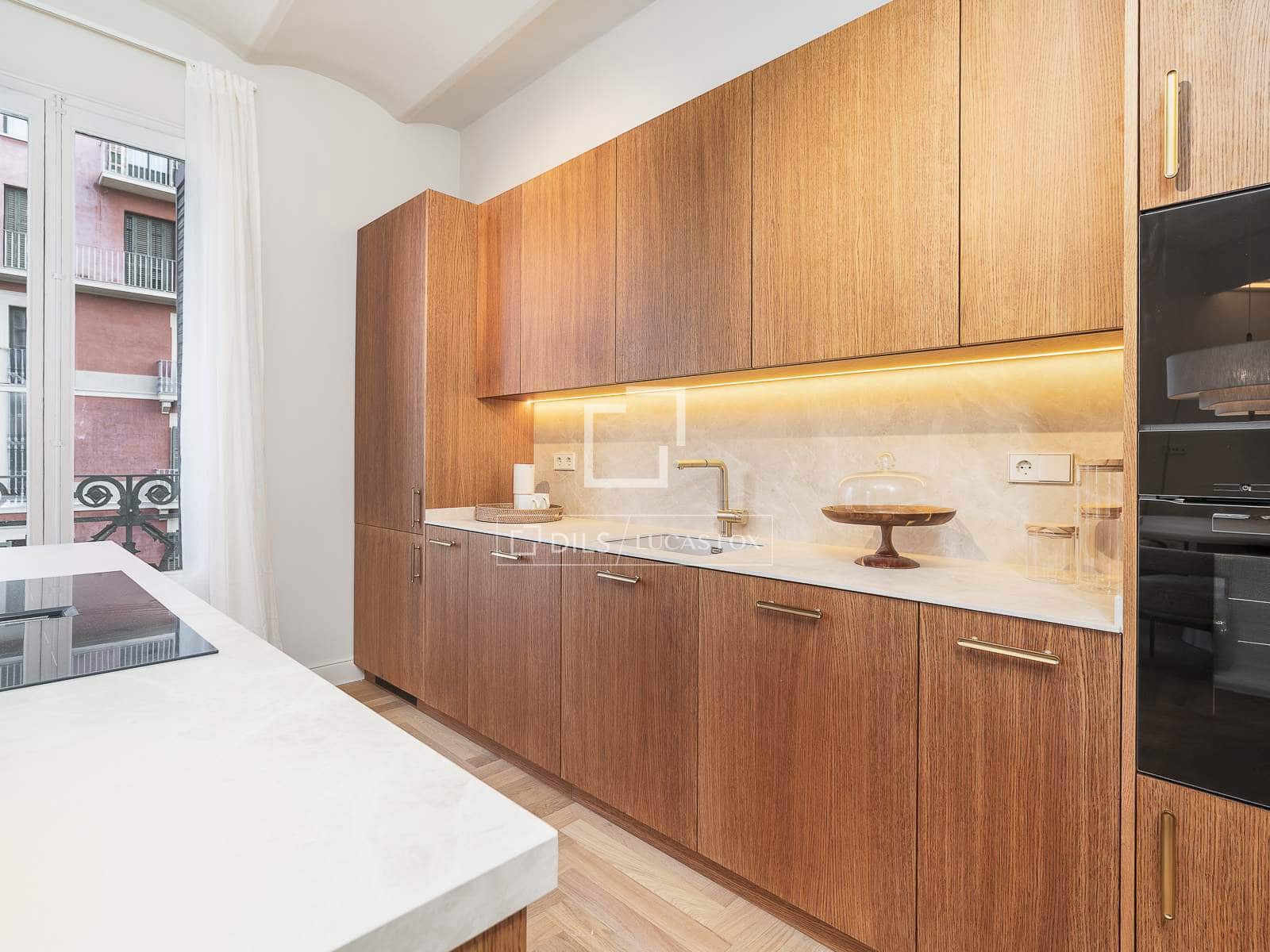 4 sovrum Lägenhet till salu i Barcelona stad - 1 795 000 € (Ref: 9688559)