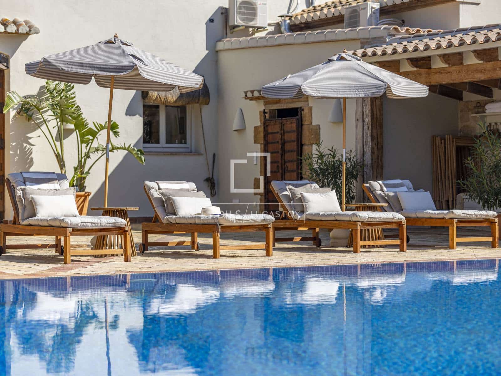 6 sypialnia Willa na sprzedaż w Denia z basenem garażem - 2 800 000 € (Ref: 9688668)