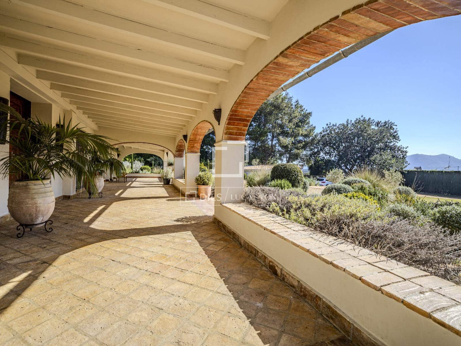 6 bedroom Villa for sale in Denia with pool garage - € 2,800,000 (Ref: 9688668)