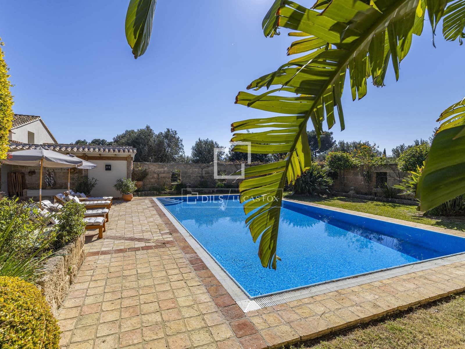 6 bedroom Villa for sale in Denia with pool garage - € 2,800,000 (Ref: 9688668)