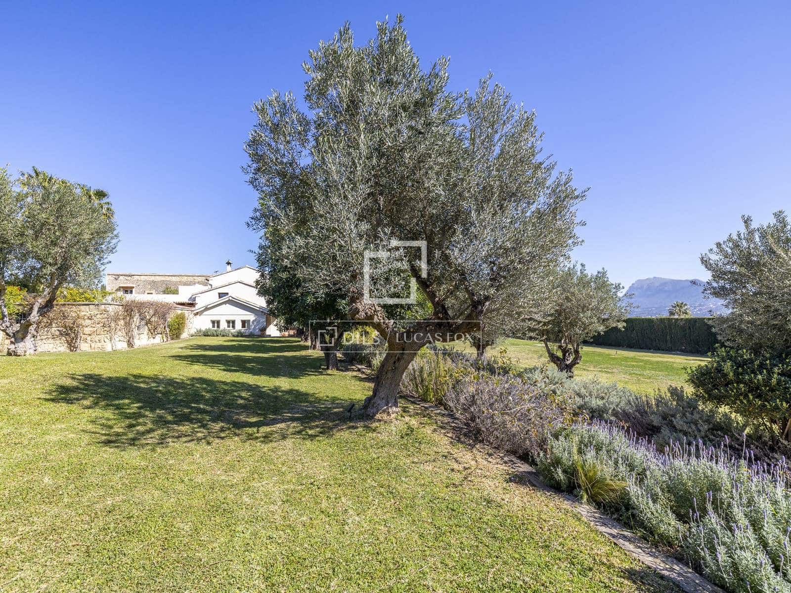 6 bedroom Villa for sale in Denia with pool garage - € 2,800,000 (Ref: 9688668)