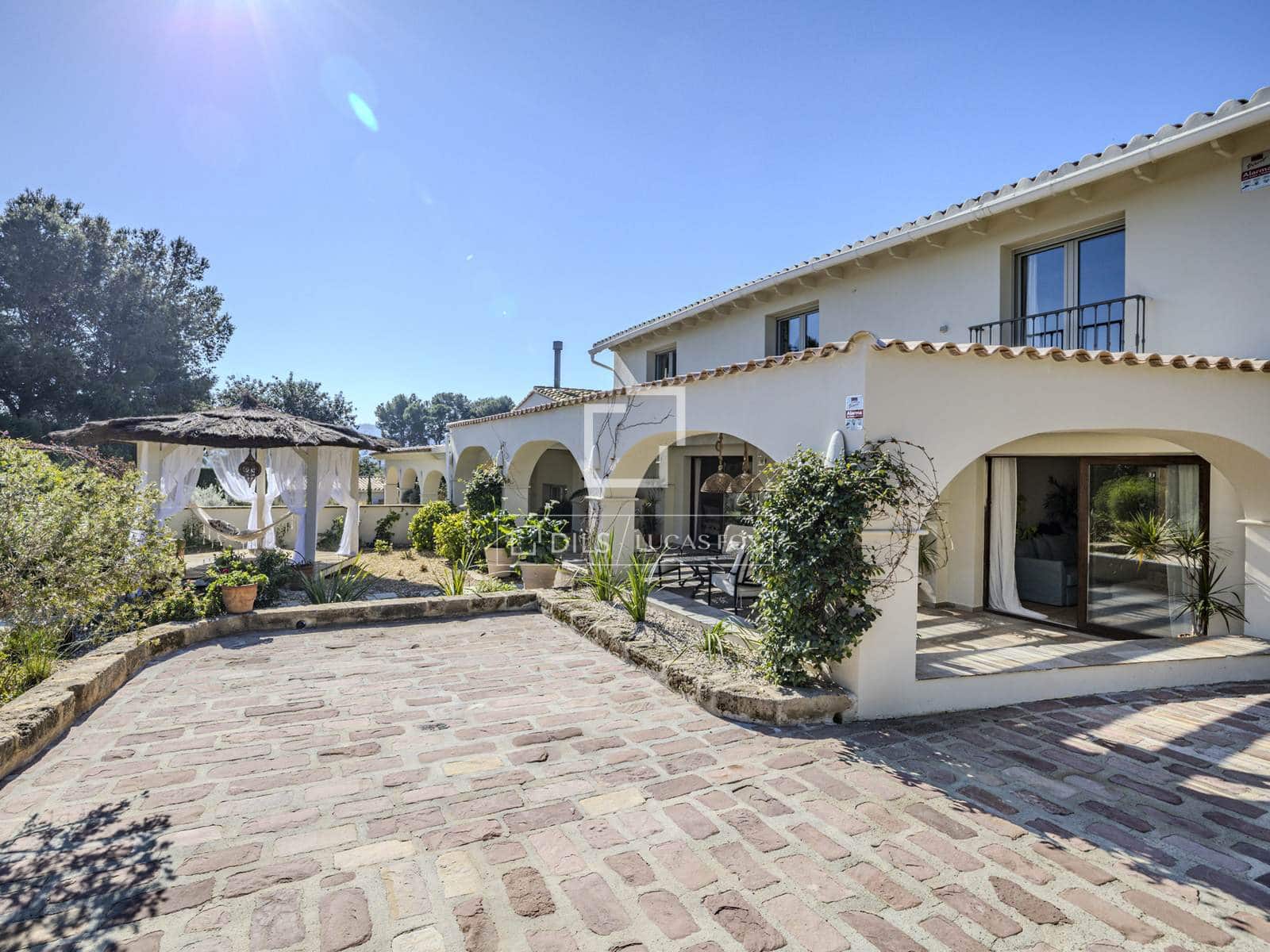 6 bedroom Villa for sale in Denia with pool garage - € 2,800,000 (Ref: 9688668)