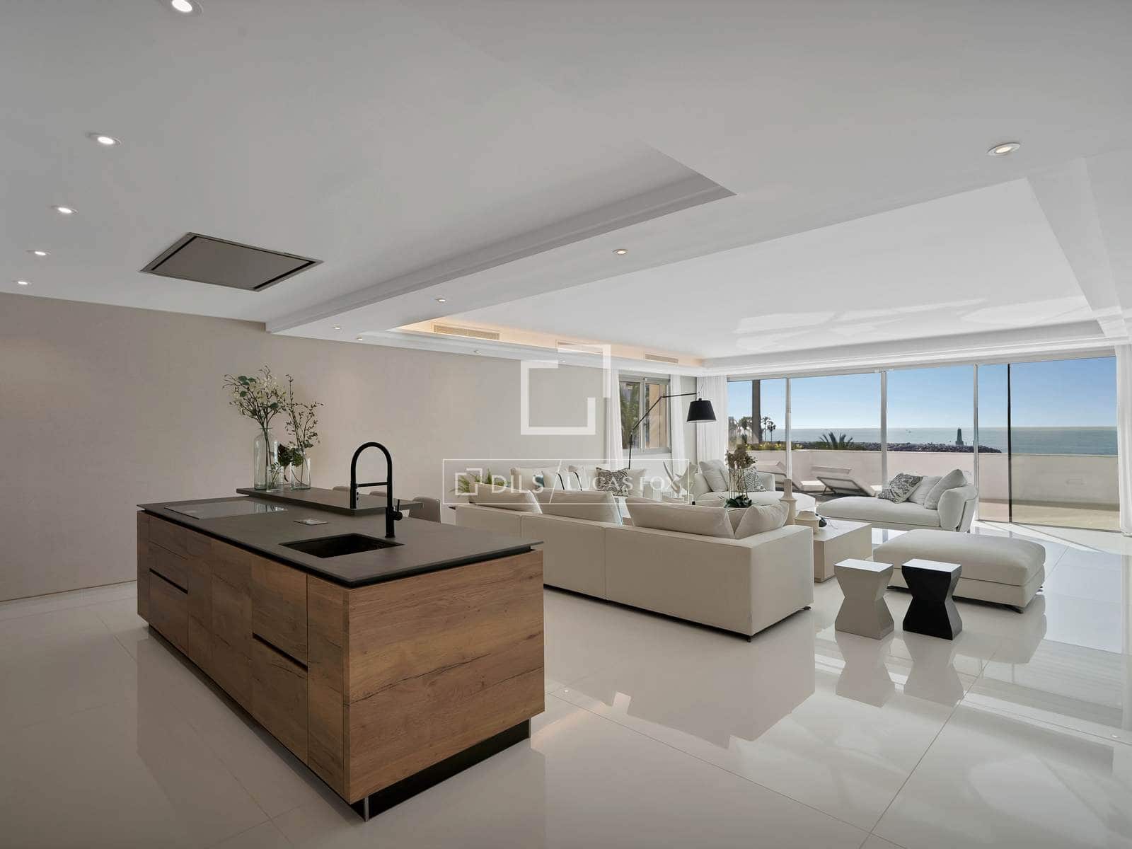 4 bedroom Apartment for sale in Puerto Banus with pool garage - € 4,950,000 (Ref: 9689972)