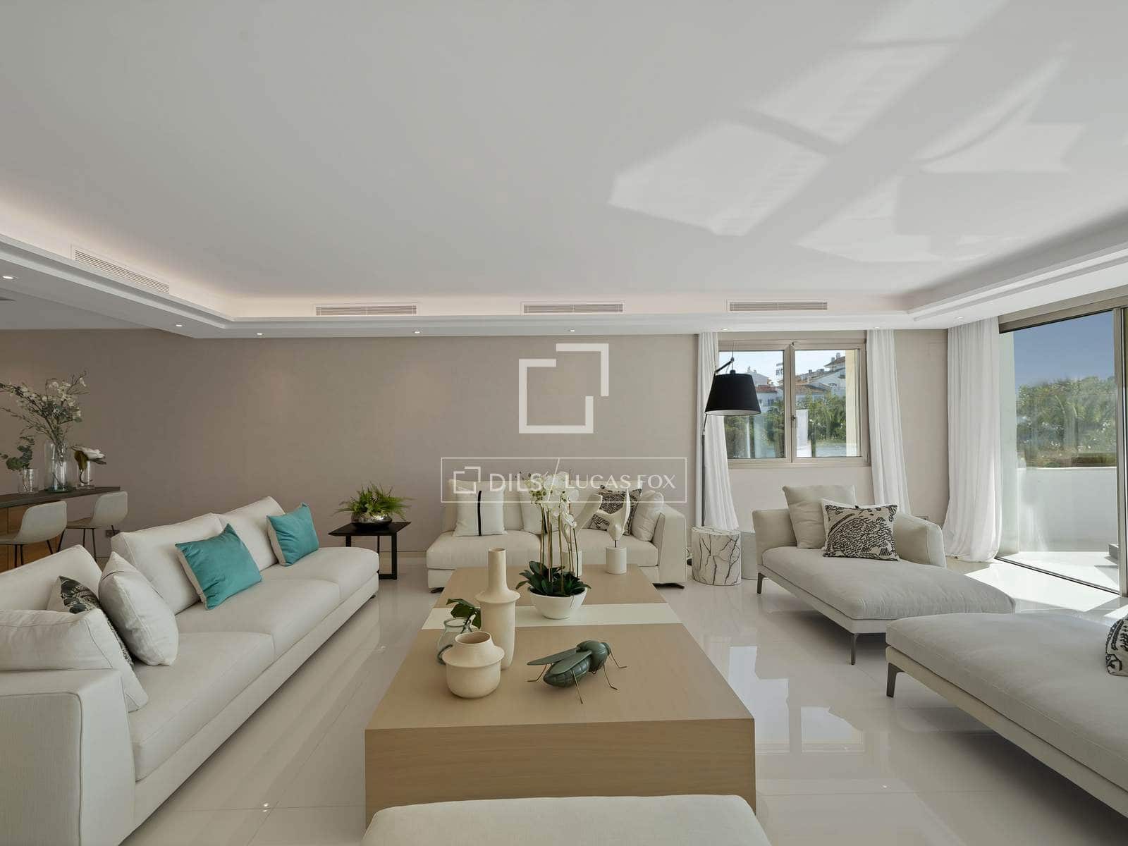 4 bedroom Apartment for sale in Puerto Banus with pool garage - € 4,950,000 (Ref: 9689972)