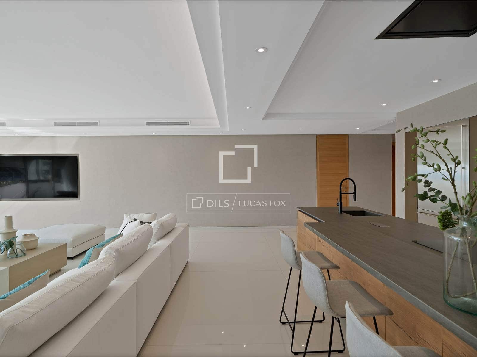 4 bedroom Apartment for sale in Puerto Banus with pool garage - € 4,950,000 (Ref: 9689972)