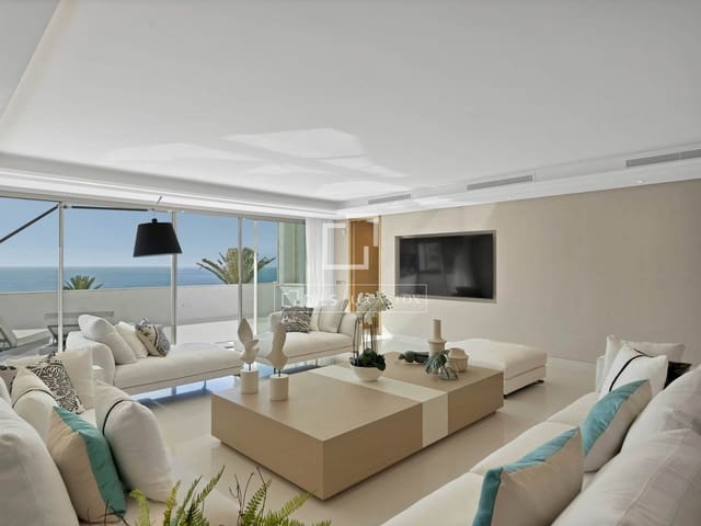 Apartamento de 4 habitaciones en Puerto Banus, Marbella en venta con piscina garaje - 4.950.000 € (Ref: 9689972)