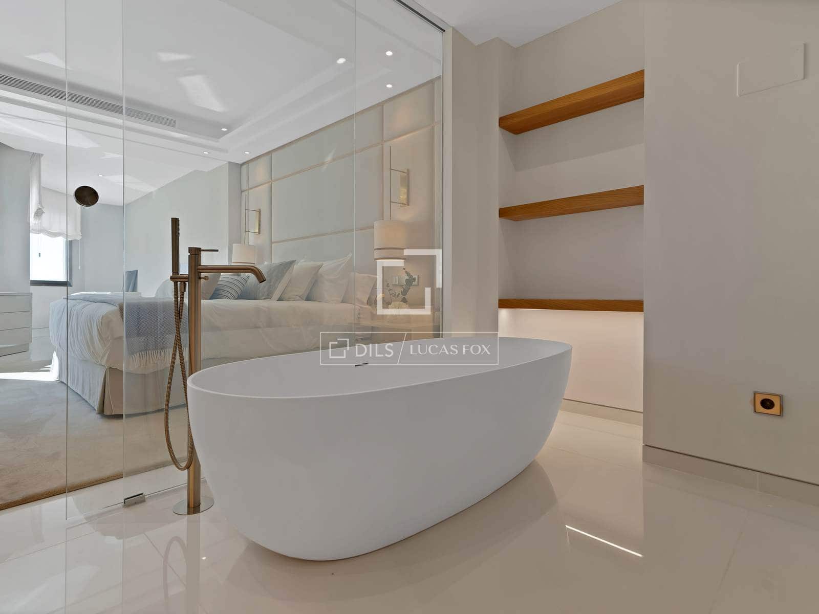 4 bedroom Apartment for sale in Puerto Banus with pool garage - € 4,950,000 (Ref: 9689972)