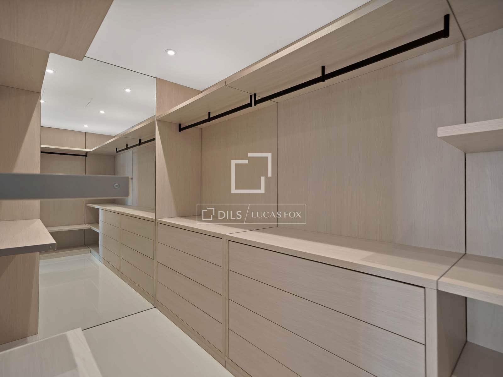 4 bedroom Apartment for sale in Puerto Banus with pool garage - € 4,950,000 (Ref: 9689972)