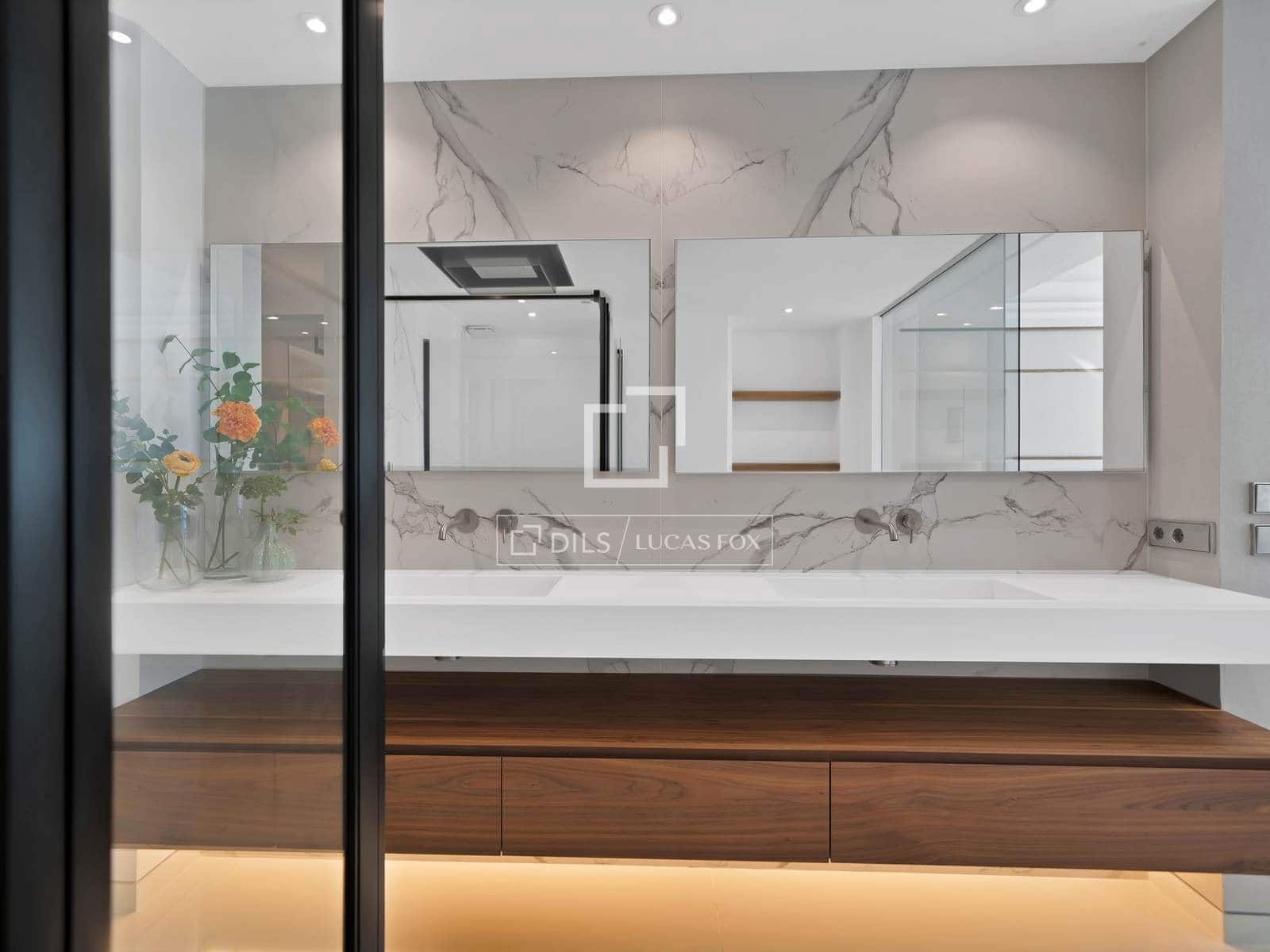 4 bedroom Apartment for sale in Puerto Banus with pool garage - € 4,950,000 (Ref: 9689972)