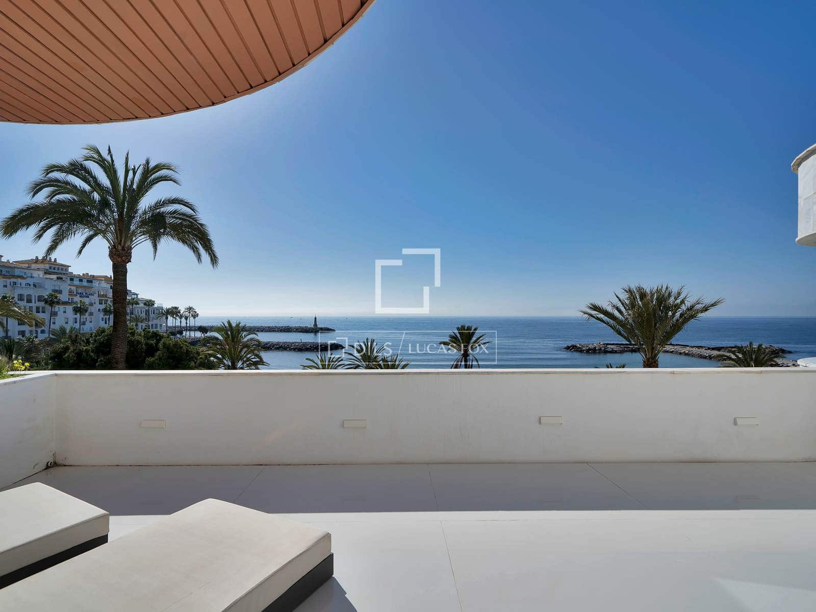 4 bedroom Apartment for sale in Puerto Banus with pool garage - € 4,950,000 (Ref: 9689972)