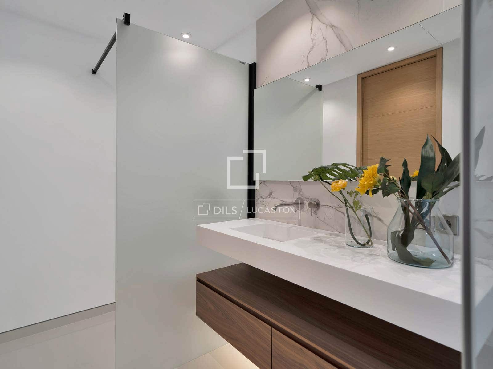 4 bedroom Apartment for sale in Puerto Banus with pool garage - € 4,950,000 (Ref: 9689972)