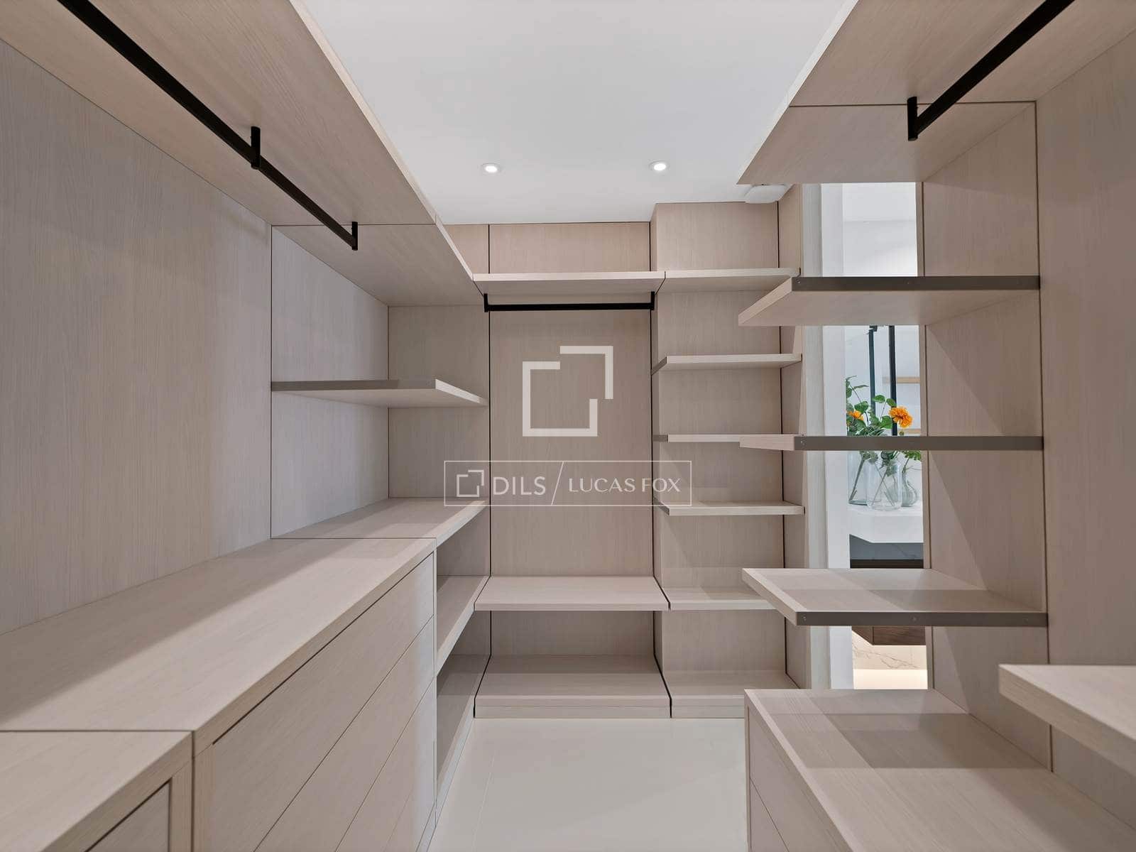 4 bedroom Apartment for sale in Puerto Banus with pool garage - € 4,950,000 (Ref: 9689972)