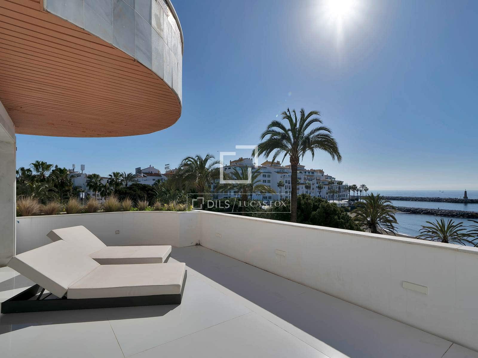 4 bedroom Apartment for sale in Puerto Banus with pool garage - € 4,950,000 (Ref: 9689972)