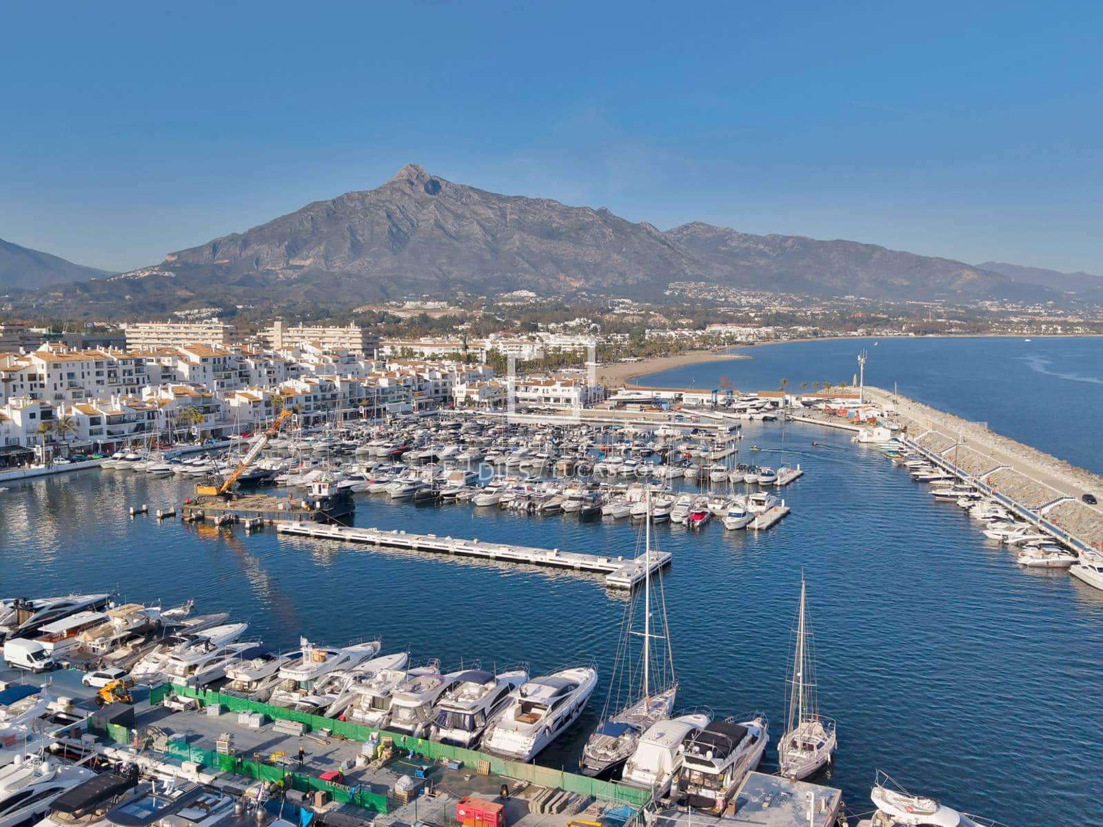 4 bedroom Apartment for sale in Puerto Banus with pool garage - € 4,950,000 (Ref: 9689972)