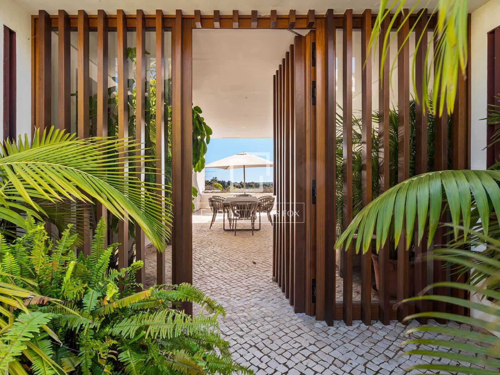 3 quarto Moradia para venda em Casares com piscina garagem - 3 995 000 € (Ref: 9691394)