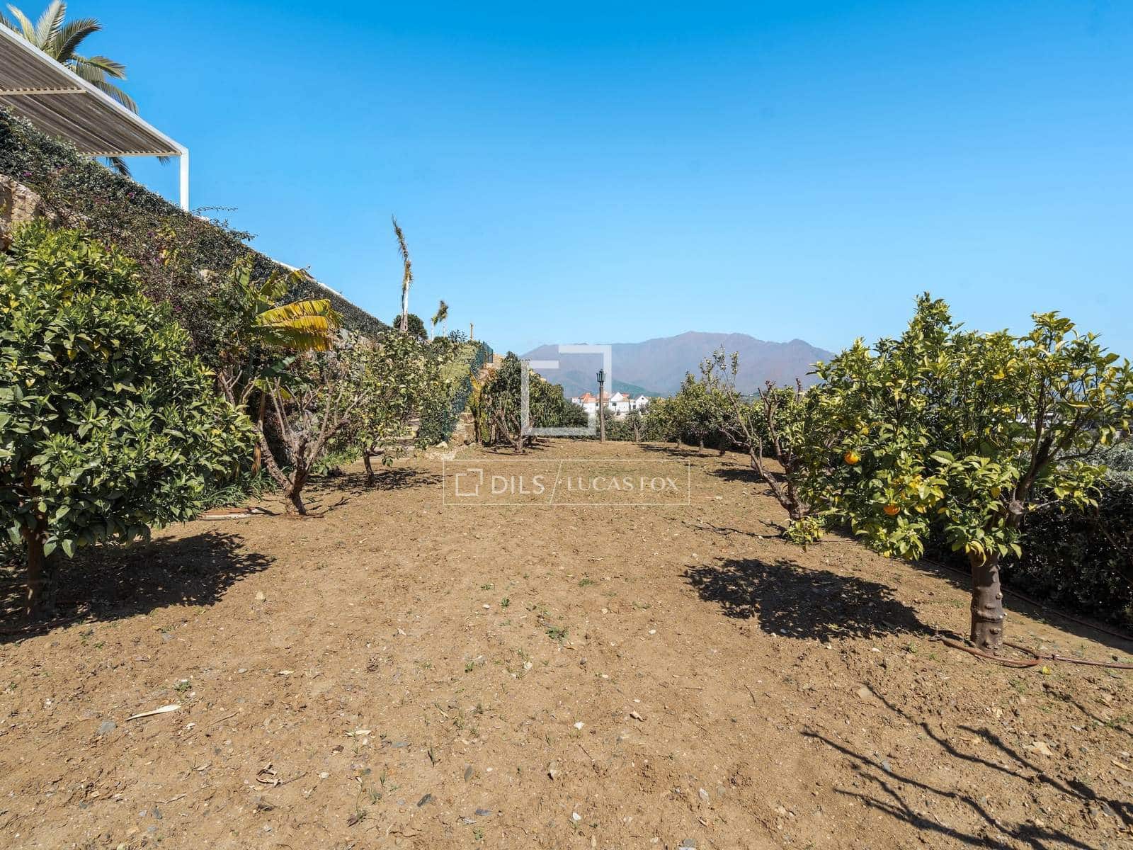 3 quarto Moradia para venda em Casares com piscina garagem - 3 995 000 € (Ref: 9691394)