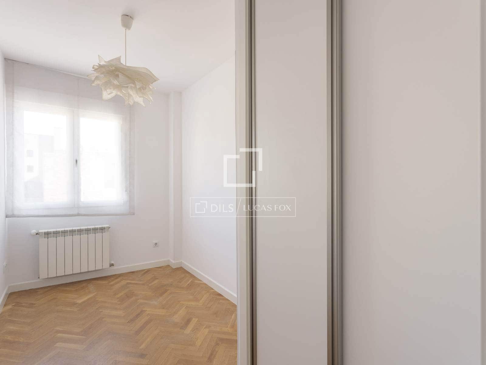 3 Zimmer Penthouse zu vermieten in Madrid Stadt mit Garage - 2.400 € (Ref: 9691614)