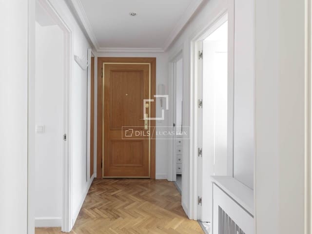 3 Zimmer Penthouse zu vermieten in Madrid Stadt mit Garage - 2.400 € (Ref: 9691614)