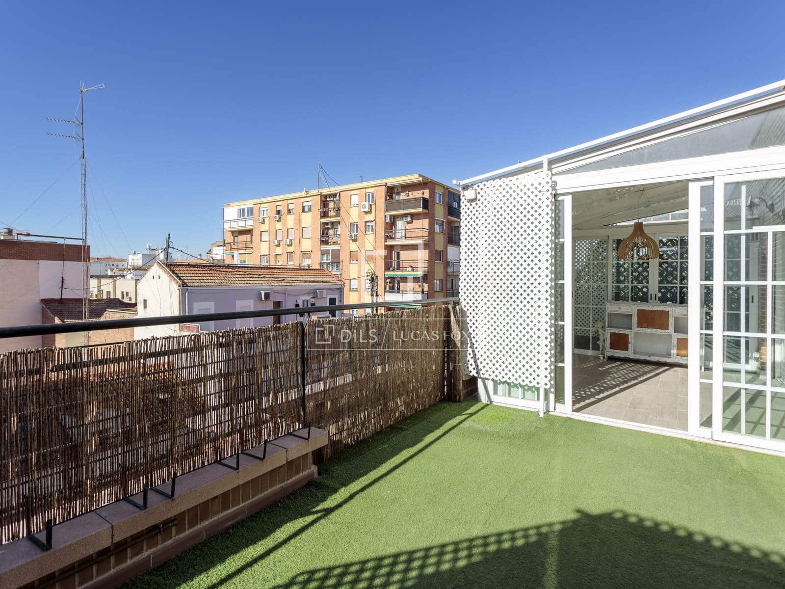 3 Zimmer Penthouse zu vermieten in Madrid Stadt mit Garage - 2.400 € (Ref: 9691614)