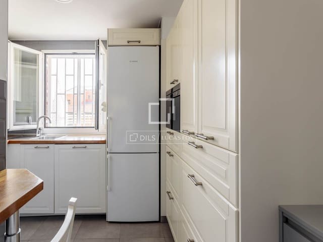 3 Zimmer Penthouse zu vermieten in Madrid Stadt mit Garage - 2.400 € (Ref: 9691614)