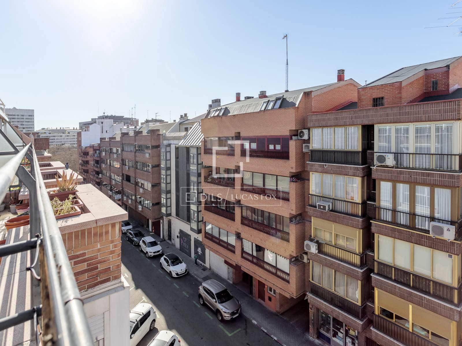 3 Zimmer Penthouse zu vermieten in Madrid Stadt mit Garage - 2.400 € (Ref: 9691614)