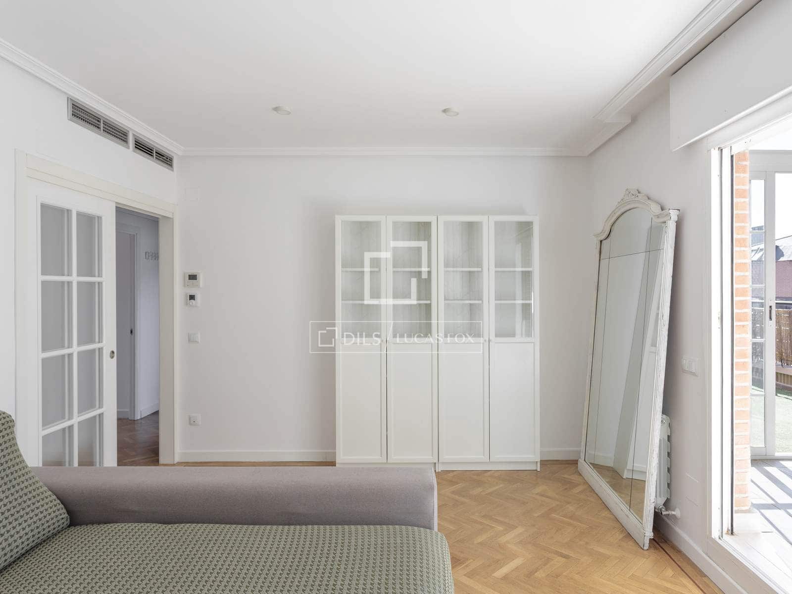 3 Zimmer Penthouse zu vermieten in Madrid Stadt mit Garage - 2.400 € (Ref: 9691614)