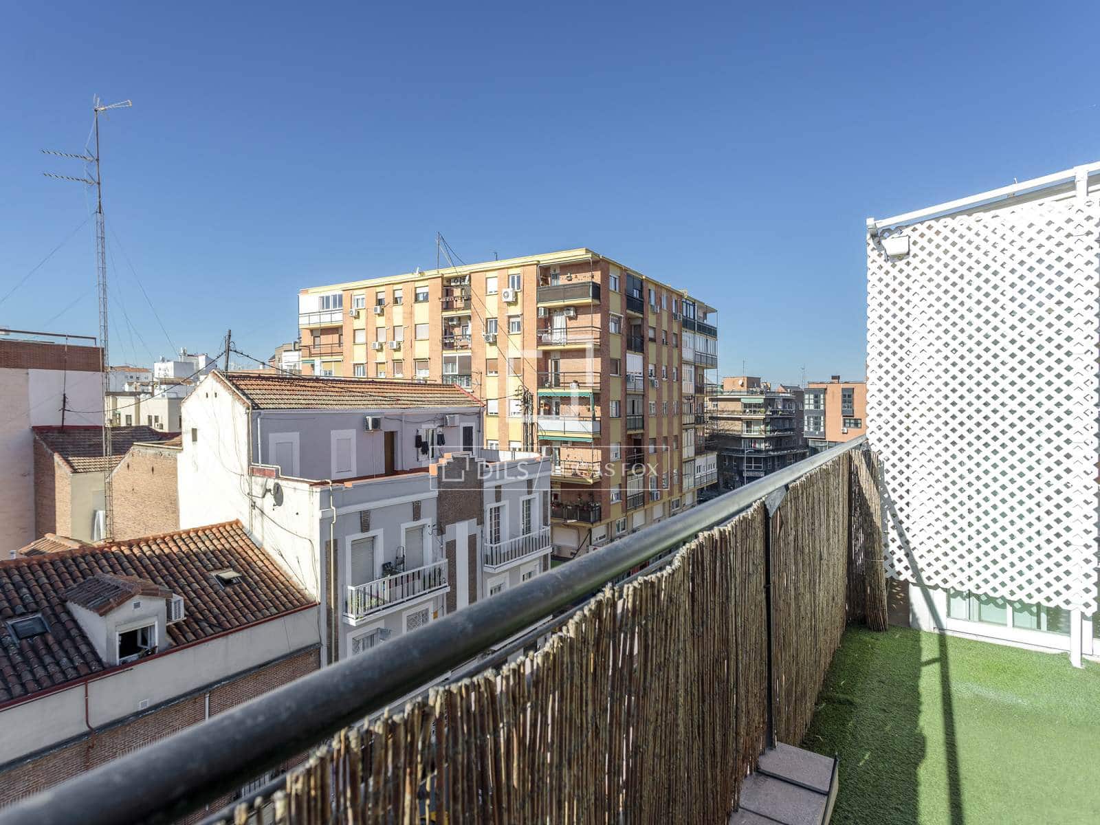 3 Zimmer Penthouse zu vermieten in Madrid Stadt mit Garage - 2.400 € (Ref: 9691614)