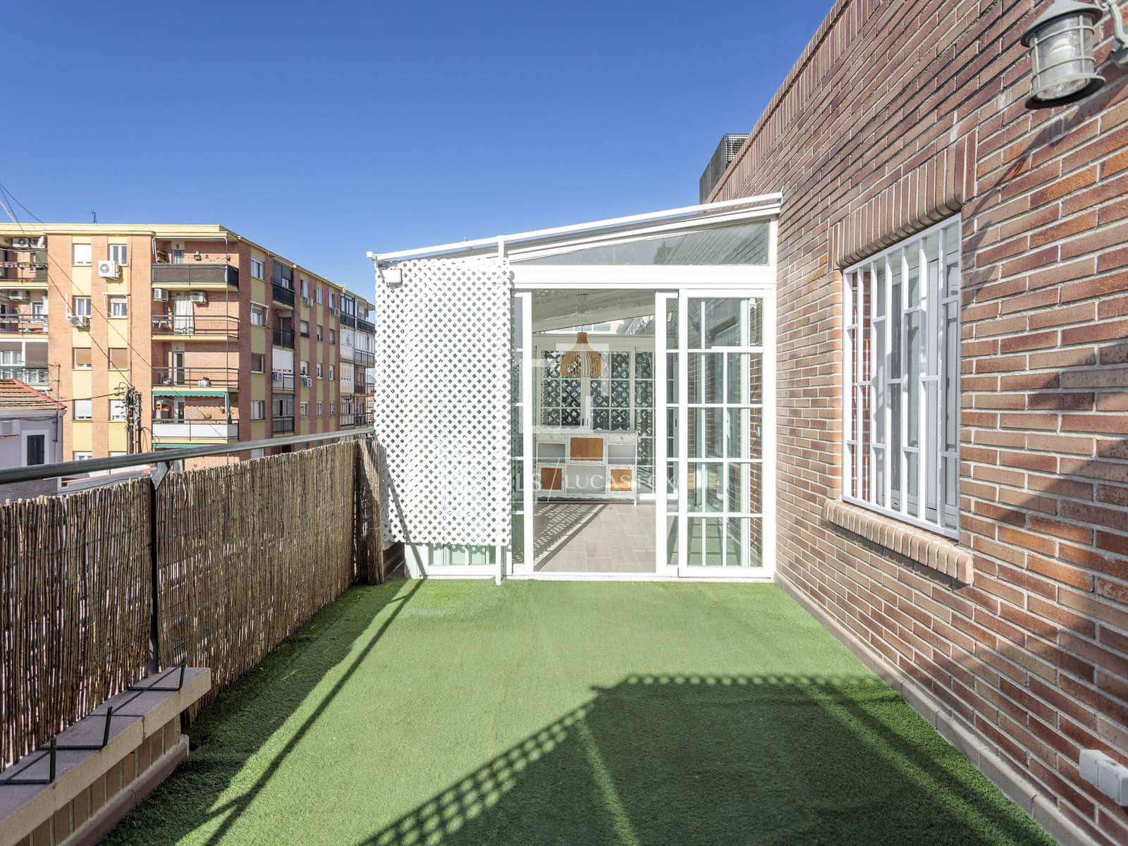 3 Zimmer Penthouse zu vermieten in Madrid Stadt mit Garage - 2.400 € (Ref: 9691614)