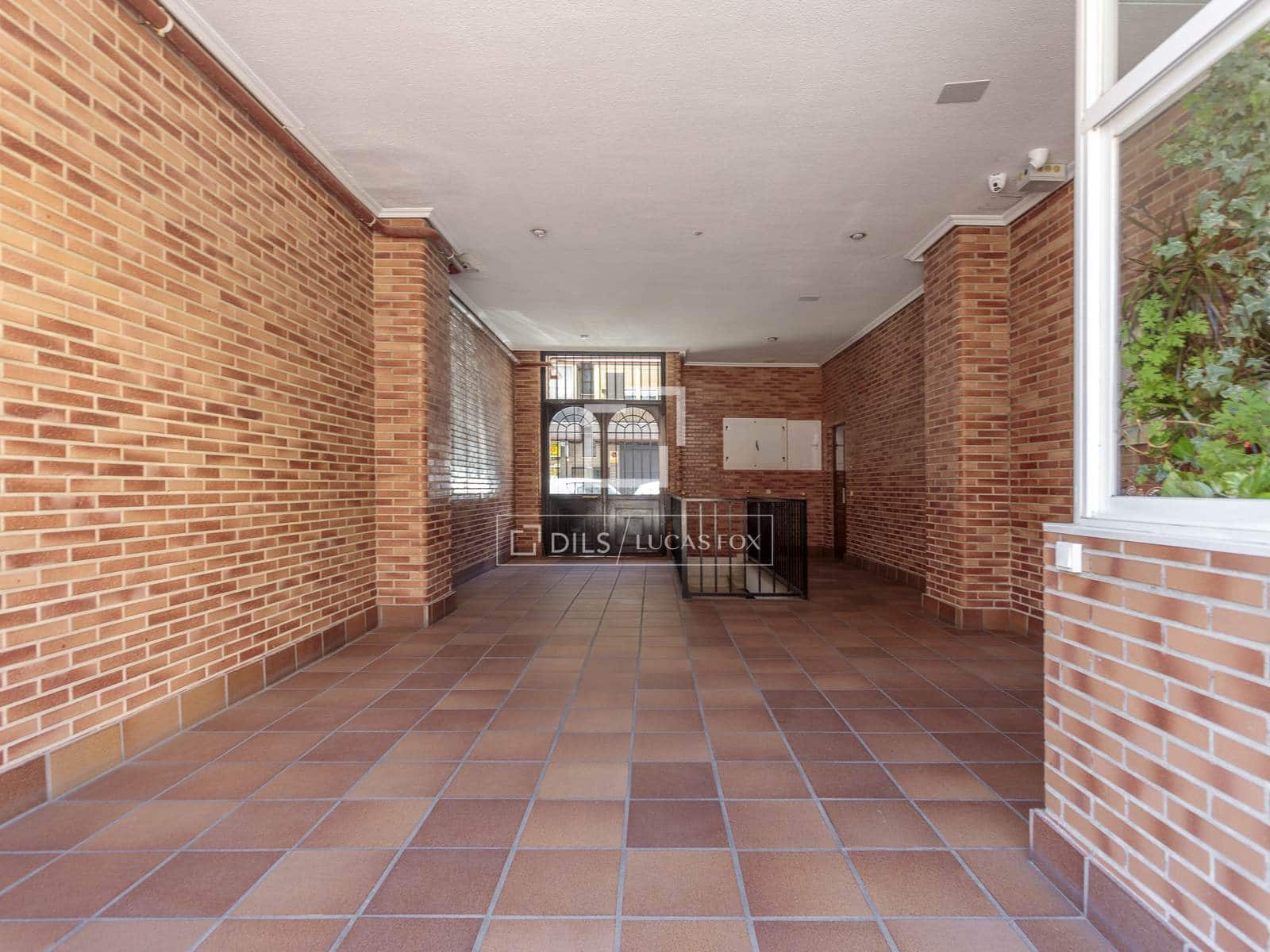 3 Zimmer Penthouse zu vermieten in Madrid Stadt mit Garage - 2.400 € (Ref: 9691614)