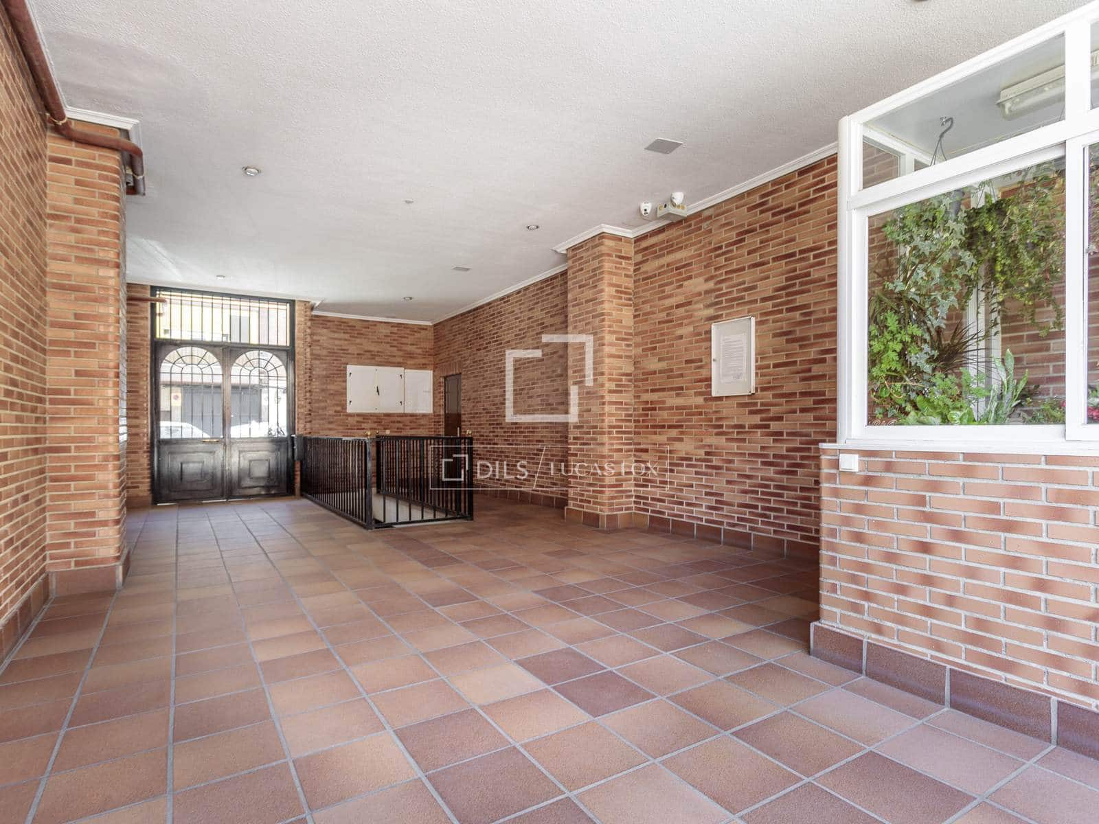 3 Zimmer Penthouse zu vermieten in Madrid Stadt mit Garage - 2.400 € (Ref: 9691614)