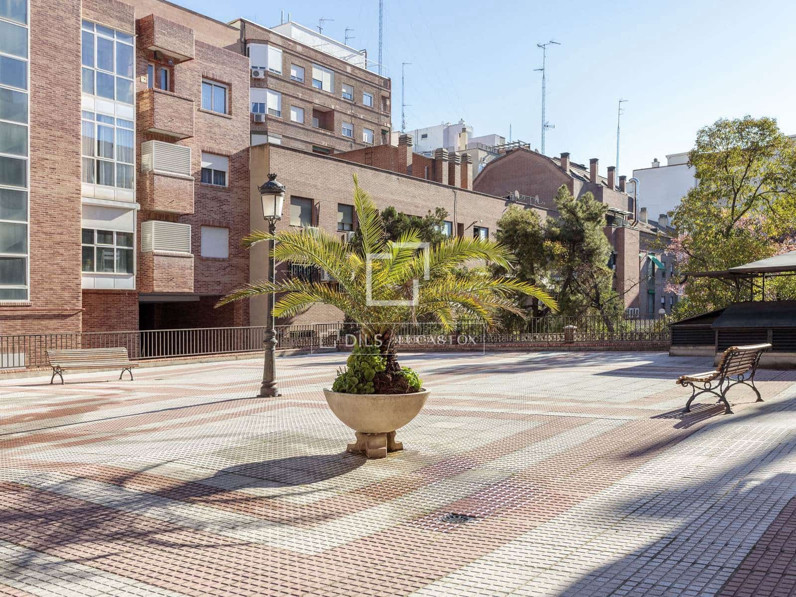 3 Zimmer Penthouse zu vermieten in Madrid Stadt mit Garage - 2.400 € (Ref: 9691614)