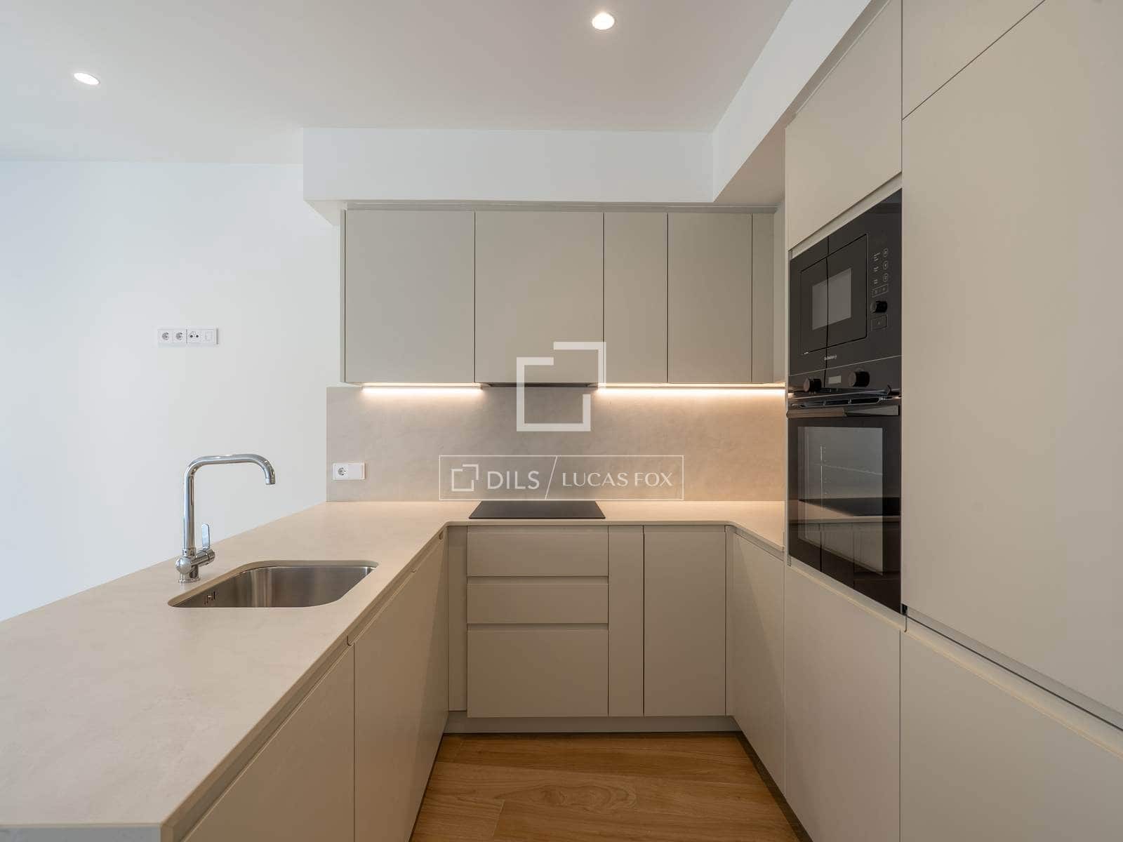 2 bedroom Apartment for sale in Donostia-San Sebastian - € 1,080,000 (Ref: 9691616)