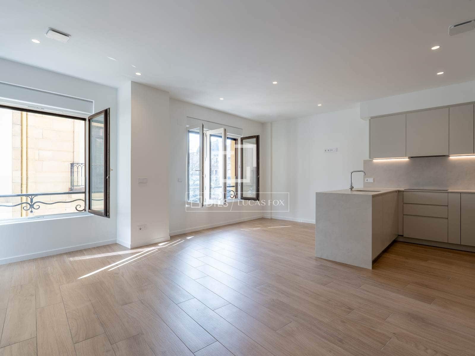 2 bedroom Apartment for sale in Donostia-San Sebastian - € 1,080,000 (Ref: 9691616)