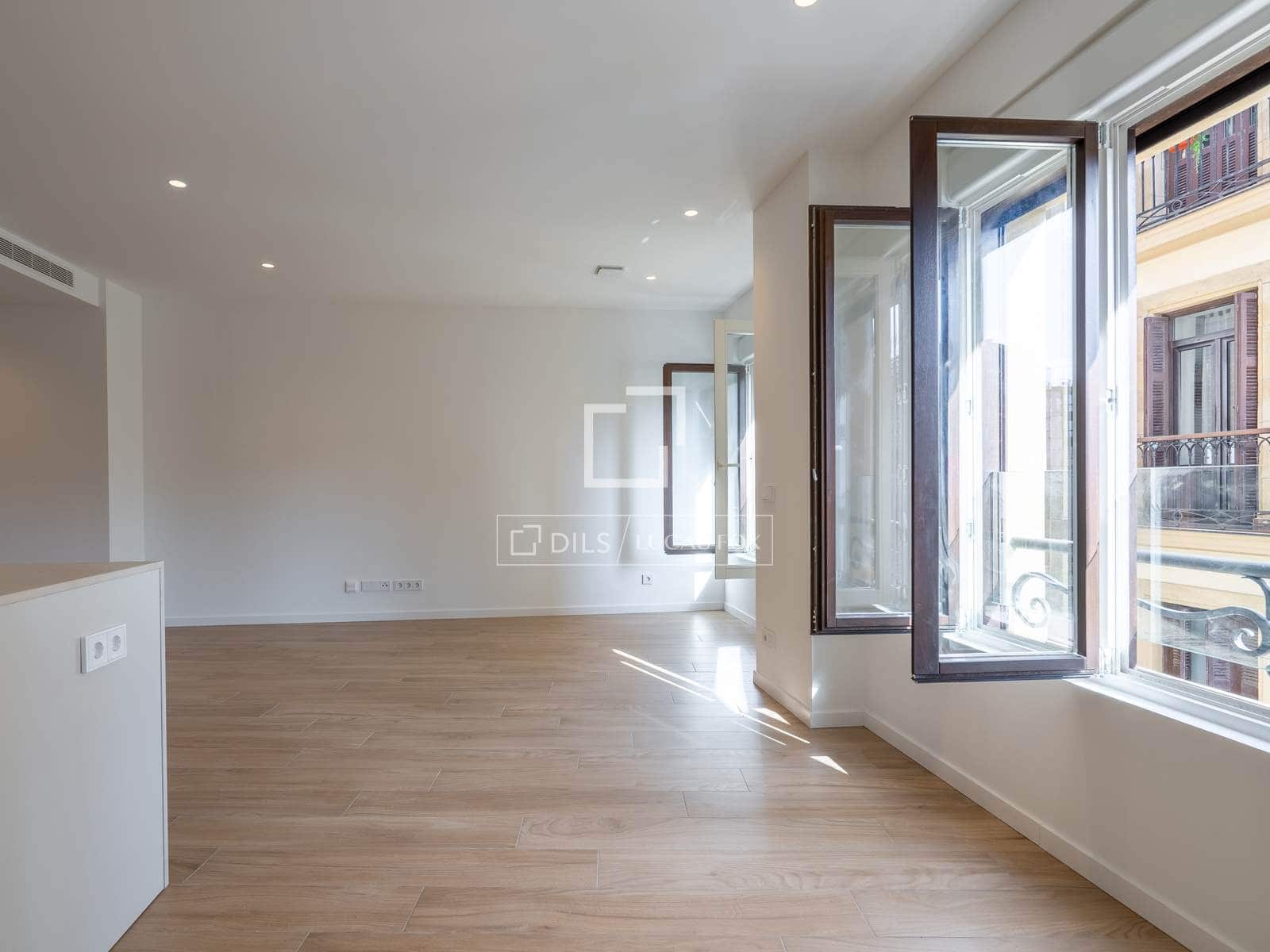 2 bedroom Apartment for sale in Donostia-San Sebastian - € 1,080,000 (Ref: 9691616)