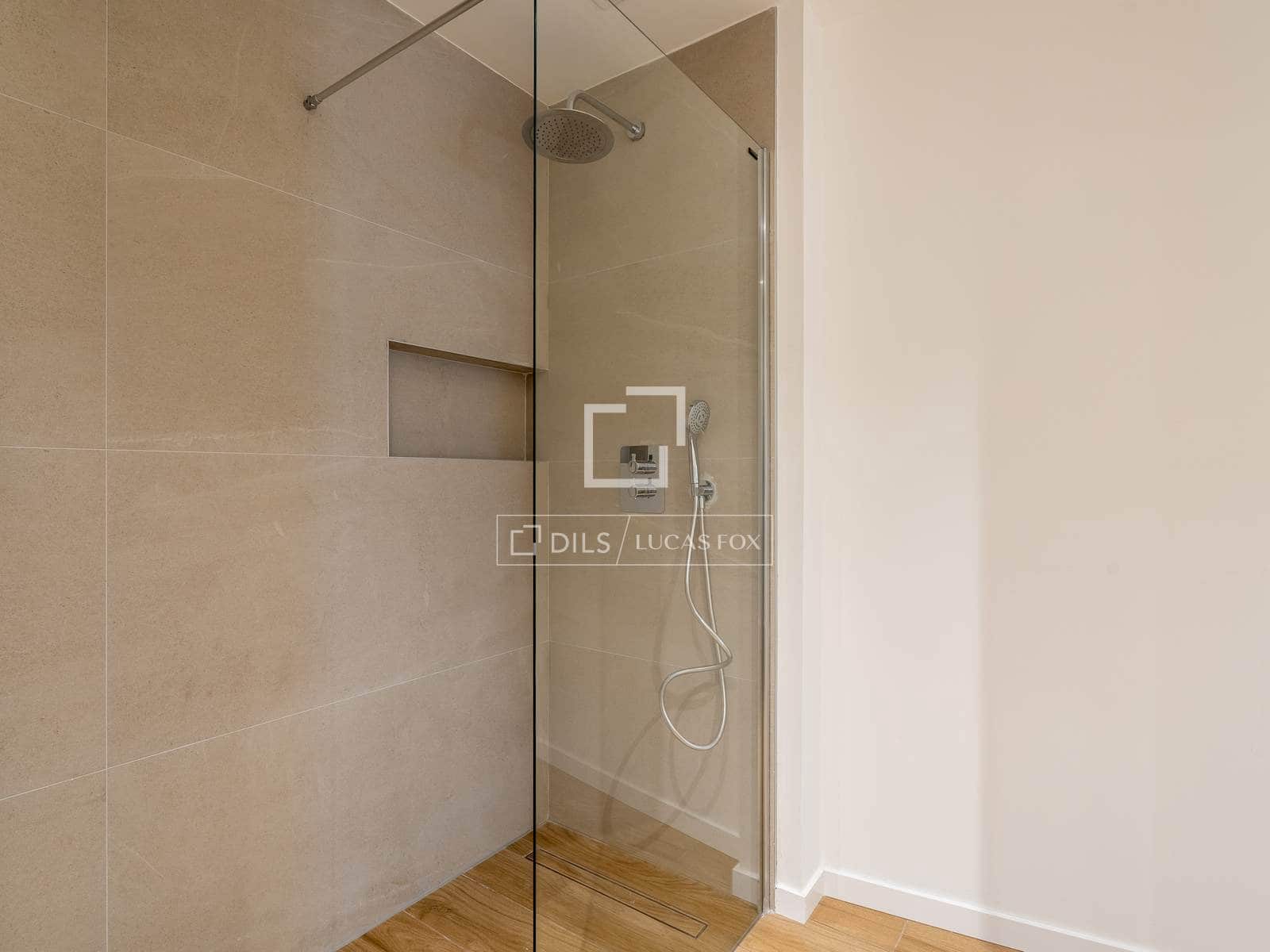 2 bedroom Apartment for sale in Donostia-San Sebastian - € 1,080,000 (Ref: 9691616)