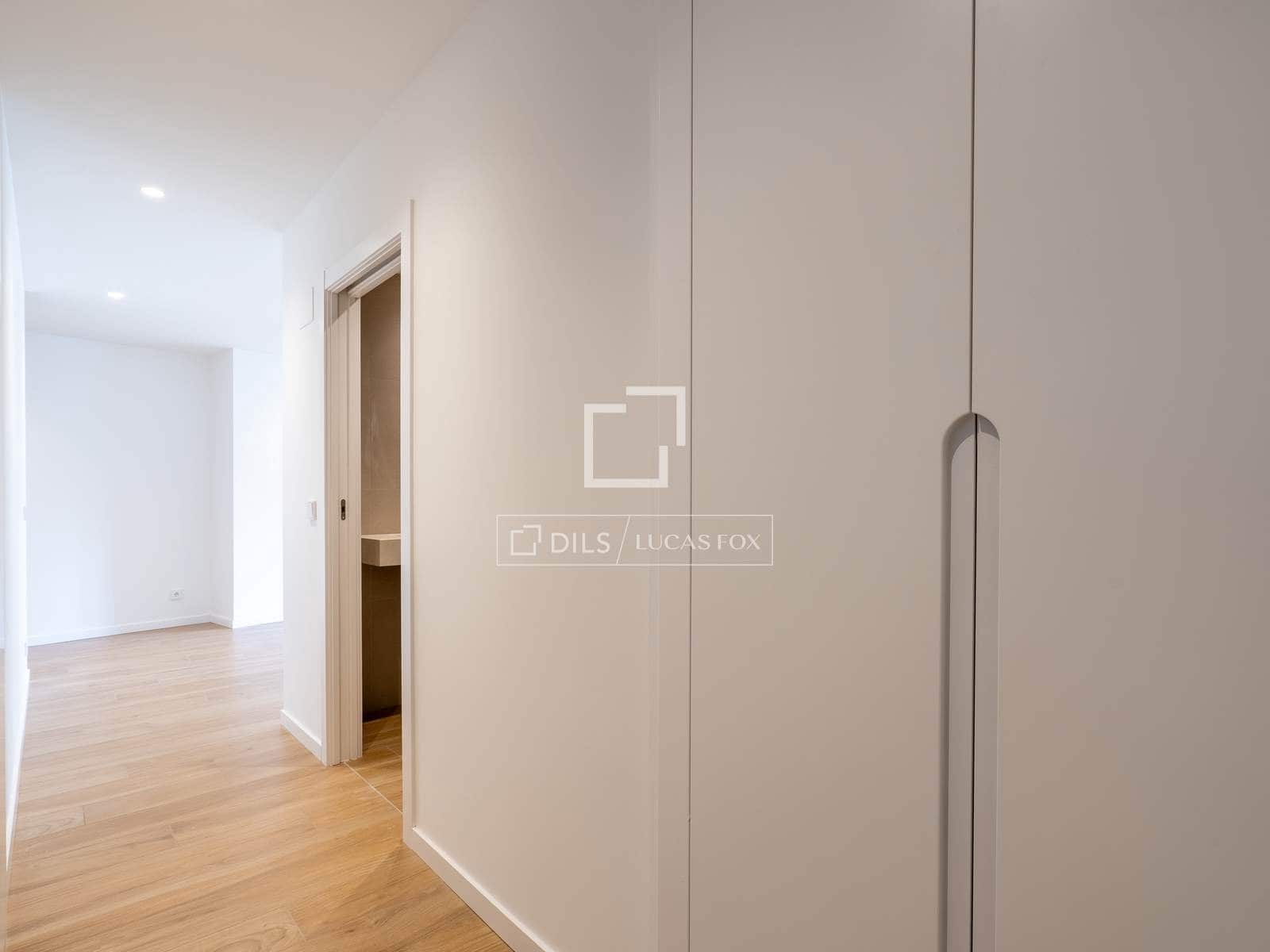 2 bedroom Apartment for sale in Donostia-San Sebastian - € 1,080,000 (Ref: 9691616)