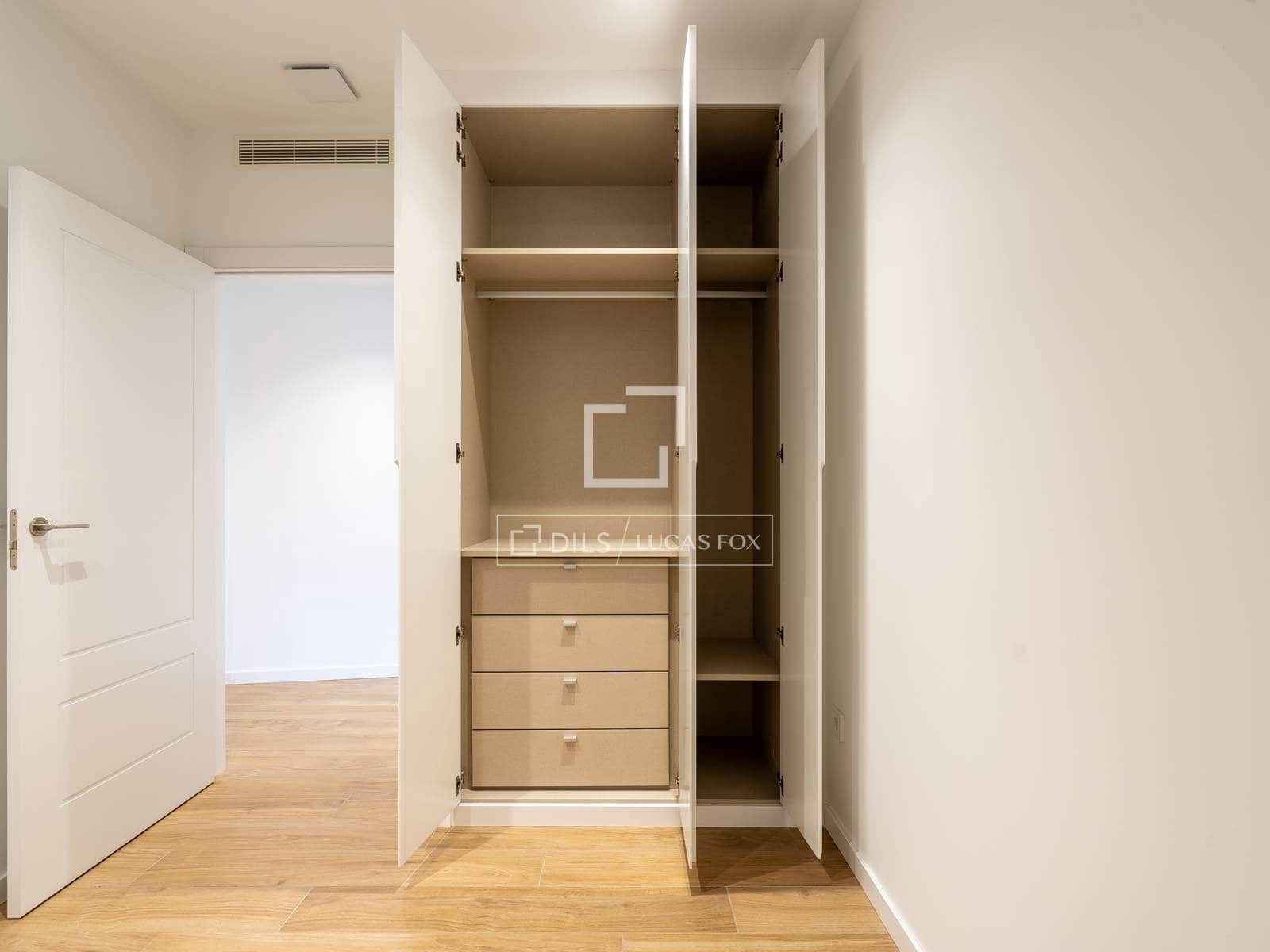 2 bedroom Apartment for sale in Donostia-San Sebastian - € 1,080,000 (Ref: 9691616)