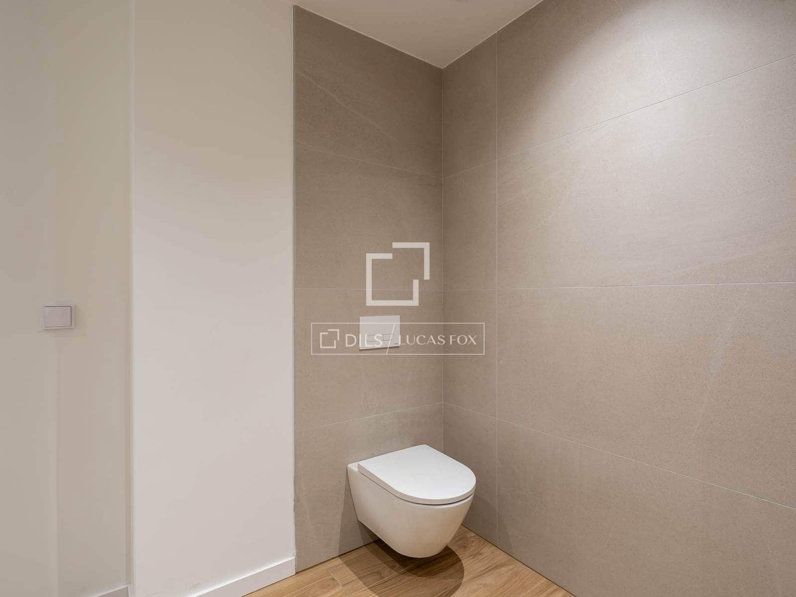 2 bedroom Apartment for sale in Donostia-San Sebastian - € 1,080,000 (Ref: 9691616)