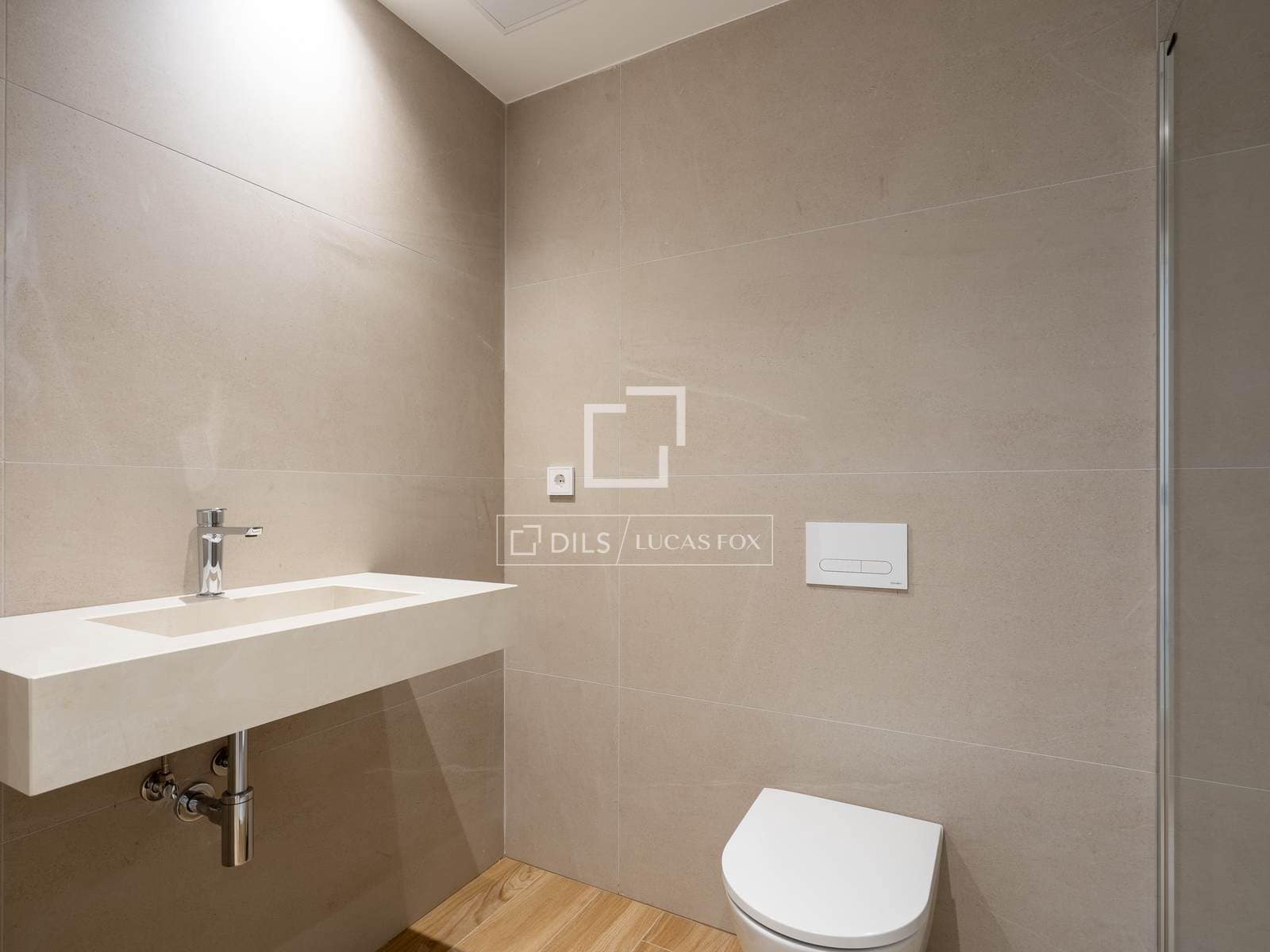 2 bedroom Apartment for sale in Donostia-San Sebastian - € 1,080,000 (Ref: 9691616)