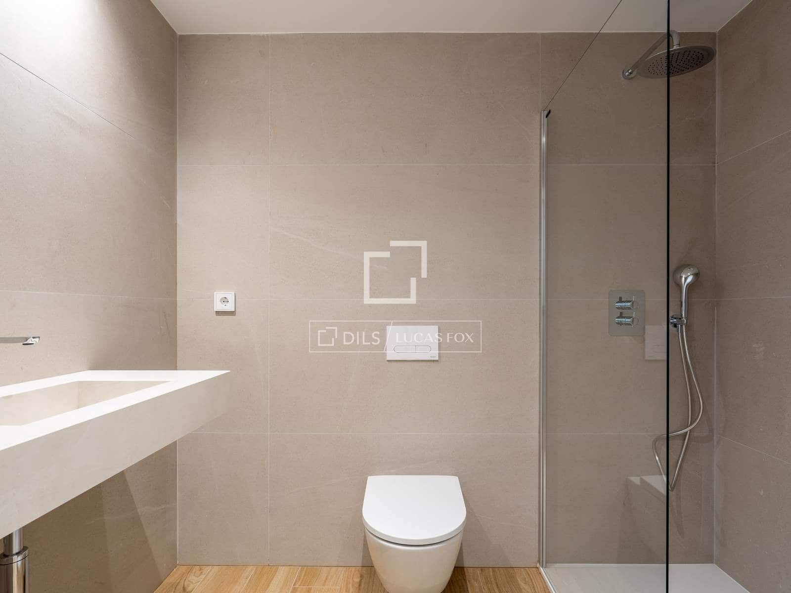 2 bedroom Apartment for sale in Donostia-San Sebastian - € 1,080,000 (Ref: 9691616)